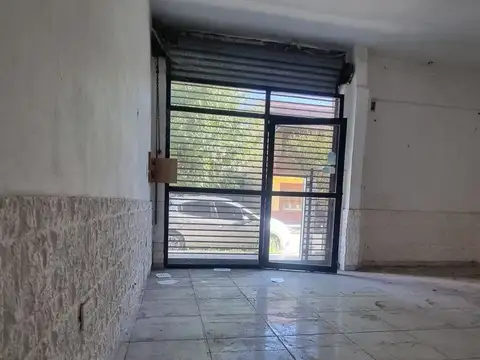 Local en Venta en Villa Luzuriaga, USD 45.000