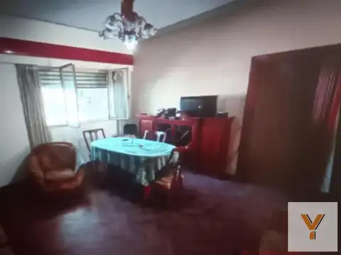 Casa en venta - 3 Dormitorios 2 Baños - Cochera - Mataderos