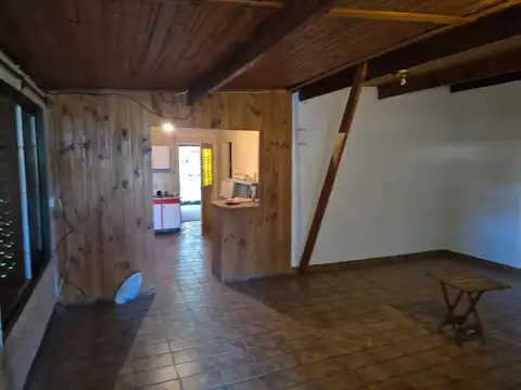 Casa 2 ambientes con 1 baño