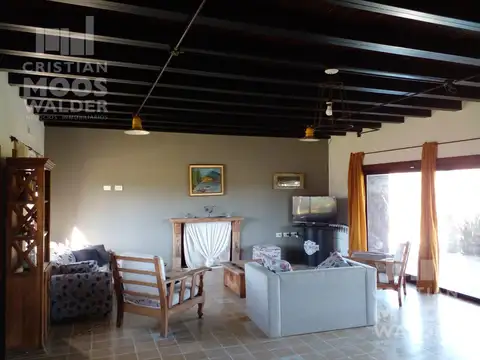 Casa en Venta con 2 cocheras