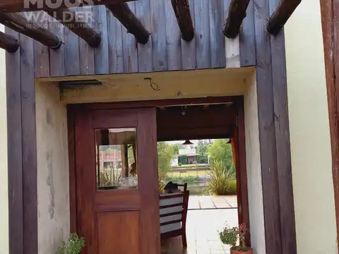 Casa 5 ambientes con 4 baños