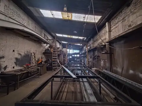 Galpón en Avellaneda-Belgrano al 1300.