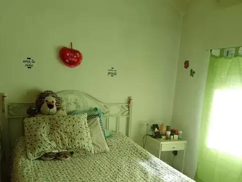 PH en PB en muy buen estado con quincho e importante patio