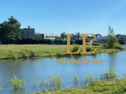 Venta excelente lote a laguna en San Matías, área 5. Escobar