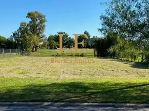 Venta excelente lote a laguna en San Matías, área 5. Escobar