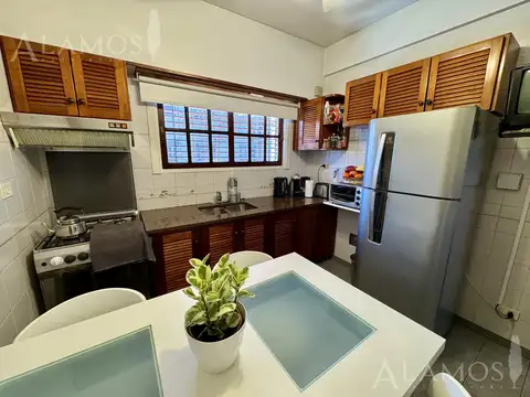 Casa 5 ambientes con 3 baños