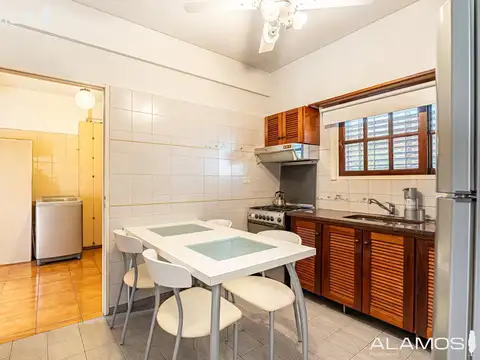 Casa 5 ambientes con 3 baños