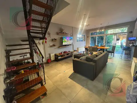 Casa 4 ambientes con cochera apto credito