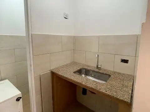 Local en Alquiler en San Antonio de Padua, $ 700.000