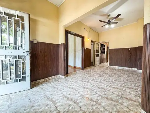 Av. Provincias Unidas  al 1100 - Casa en venta de 4 dormitorios - Rosario Belgrano