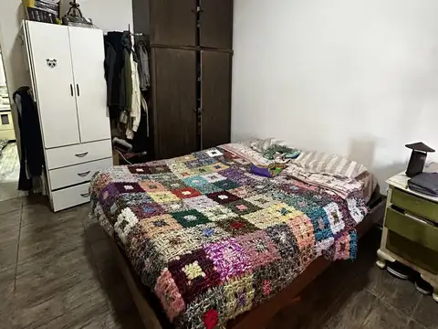Venta de PH 2 ambientes con patio en Bernal Oeste