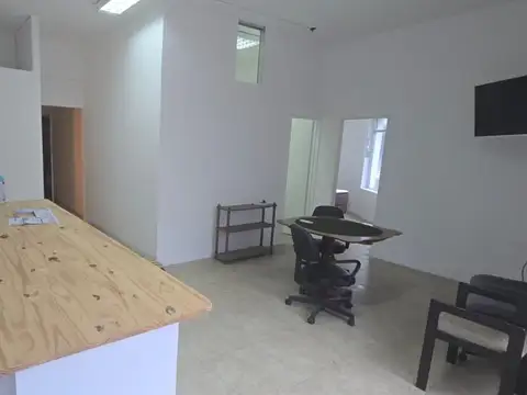 Oficina 3 ambientes con 1 baño