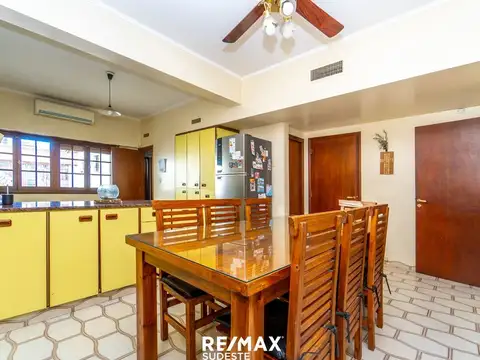 VENTA CASA 4 DORMITORIOS QUINCHO PILETA CENTRO