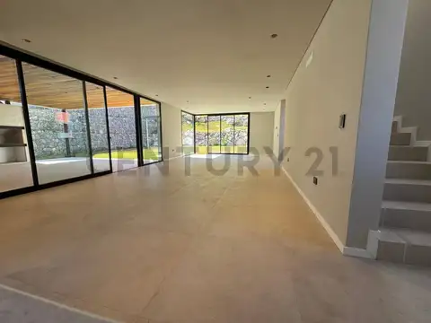 CASA A ESTRENAR EN COUNTRY LA CUESTA 3 DORMITORIOS