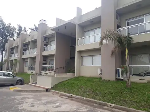 Departamento 2 ambientes con cochera  en Altos de Hudson II