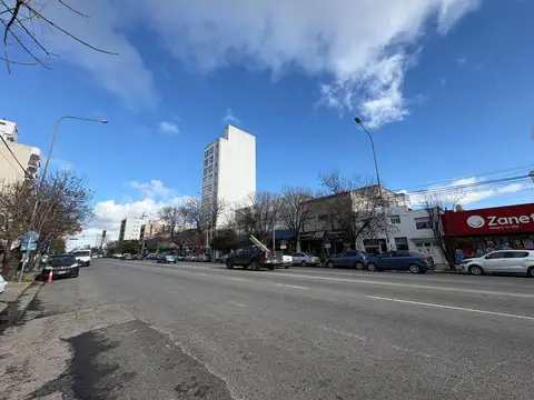 Oficinas en alquiler sobre Av Independencia