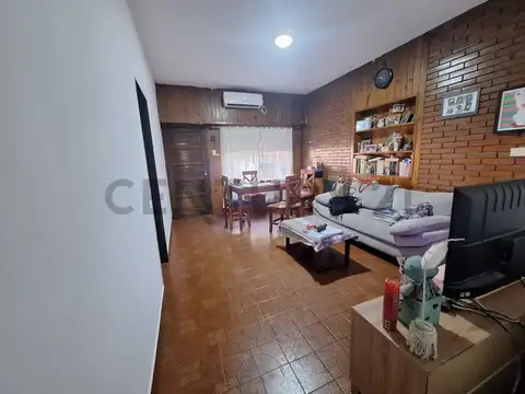 Venta de Casa 3 Ambientes en Remedios de Escalada, Lanús.