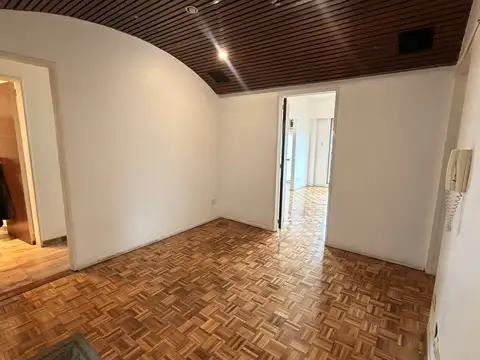 Uruguay 700, Piso 11