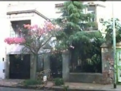 CASA EN VENTA - ALMAGRO - A REFACCIONAR
