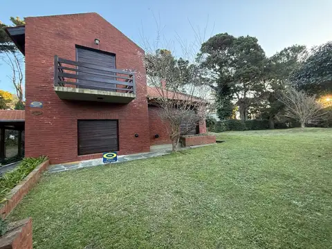 VENTA CASA 5 AMBIENTES GARAGE PINAMAR GAS NATURAL