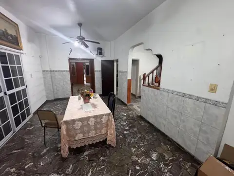 Casa en Venta con 3 cocheras