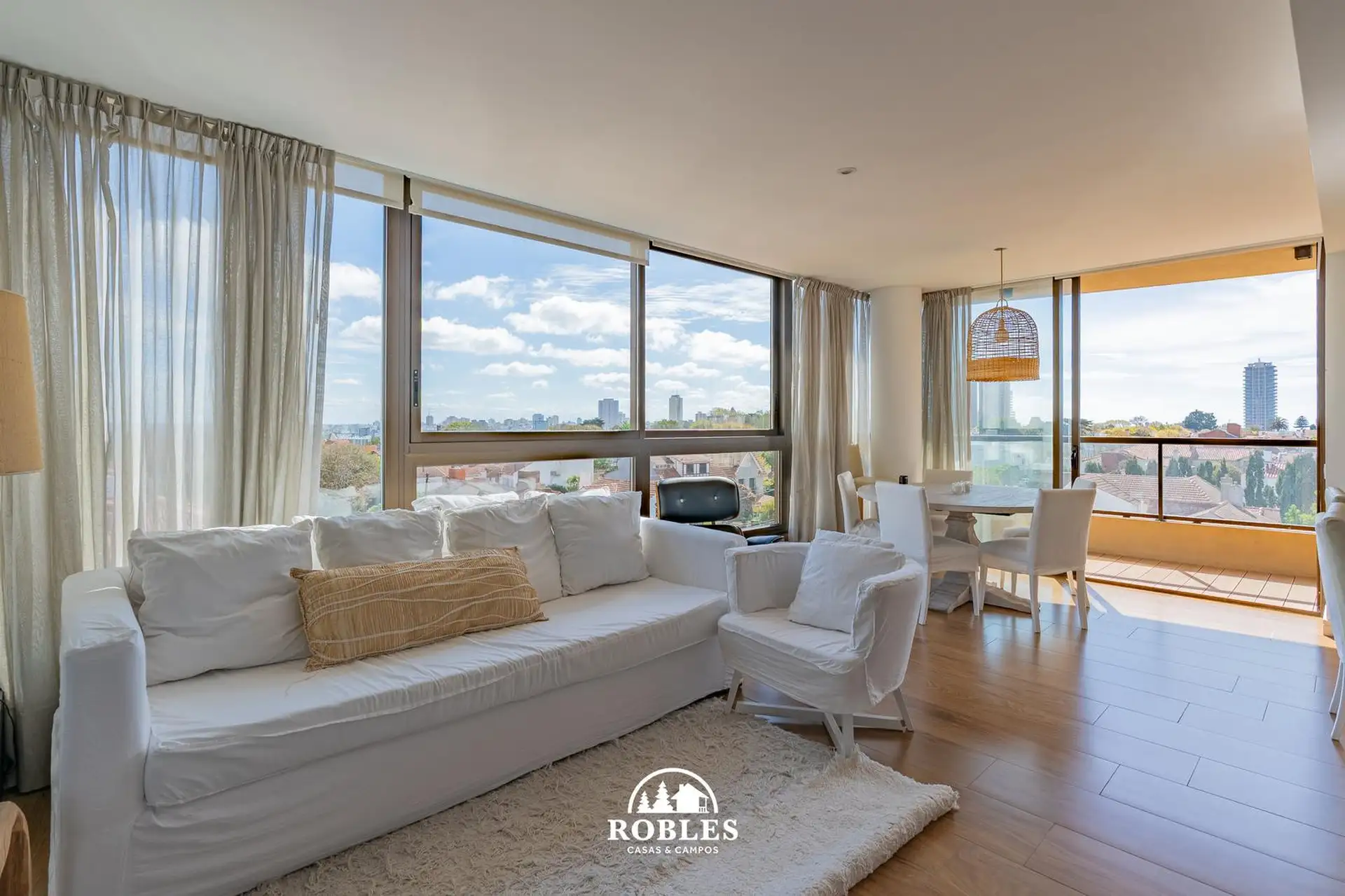 Depto 3 amb, 102m² en Playa Grande con 2 cocheras y piscina