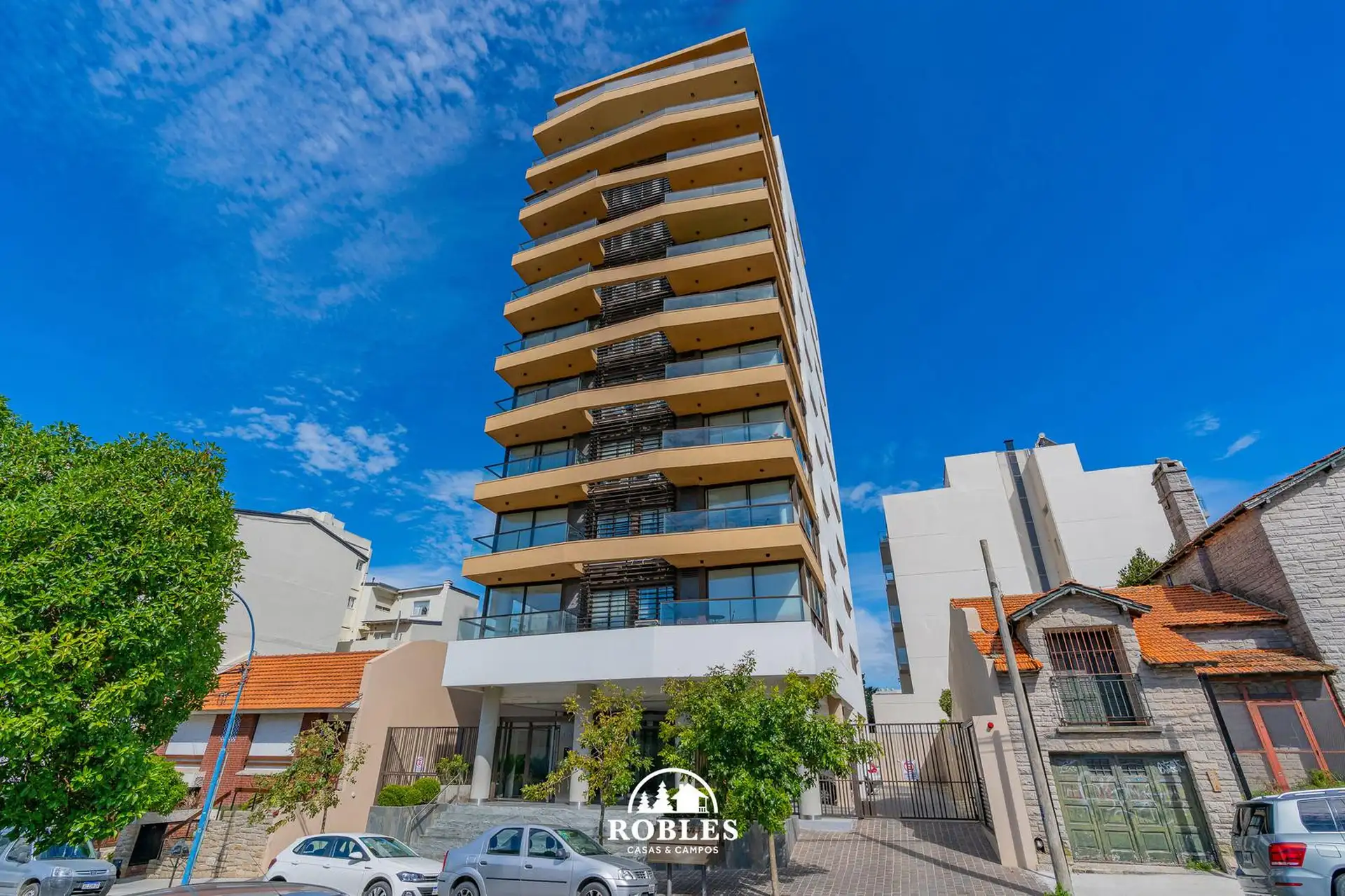 Depto 3 amb, 102m² en Playa Grande con 2 cocheras y piscina