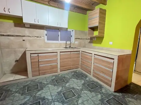 Casa 3 ambientes con 2 baños