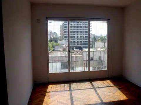 Departamento de 2 ambientes con balcón a metros de Av Maipu