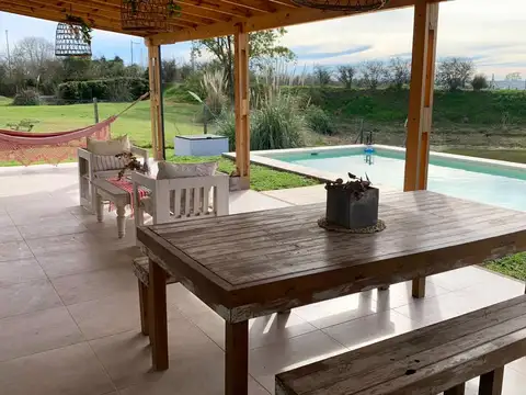 Casa 4 ambientes con 3 baños