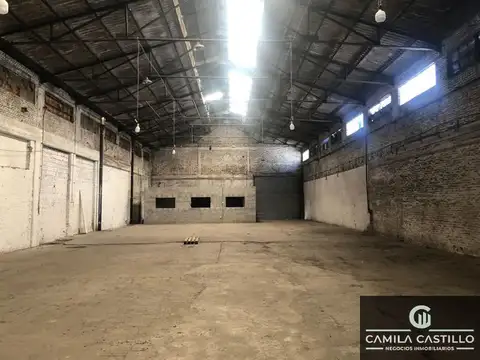 Galpón en alquiler de 940m2 ubicado en Centro