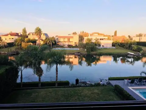 IMPECABLE CASA EN VENTA EN CABOS DEL LAGO