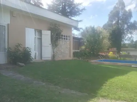 Casa en Venta con 2 cocheras