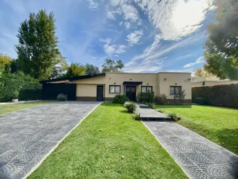 Casa en venta en barrio cerrado El Resuello 