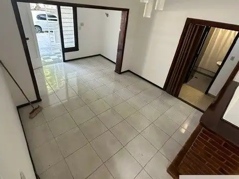 Casa en Alquiler con 1 cochera