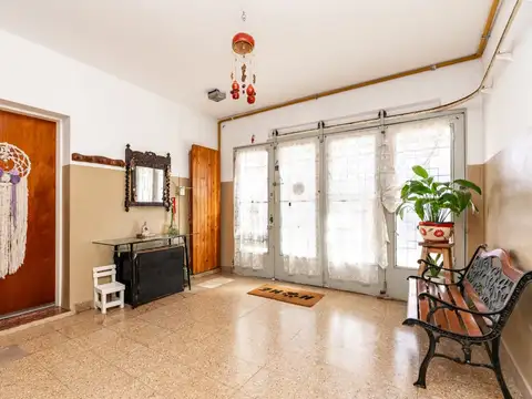 Casa 4 ambientes con 1 baño