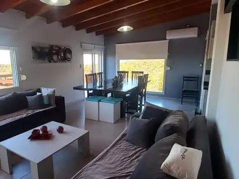 Casa 6 ambientes con 2 baños