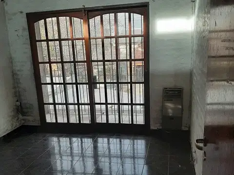 Venta. Departamento 3 amb con patio y parrilla. Bella Vista, muy buena zona