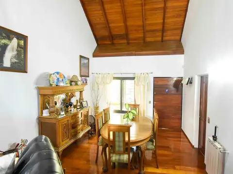 Casa 7 ambientes con 3 baños