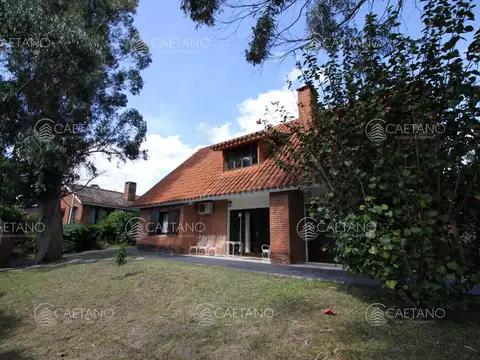 Casa en Alquiler Temporal en Playa Mansa, USD 14.000