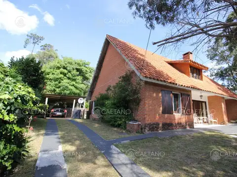 Casa 4 dormitorios con piscina en alquiler, zona mansa, Punta del Este.