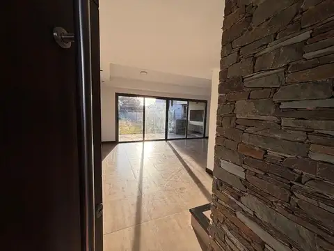 Depto Tipo Casa en Venta con 2 cocheras