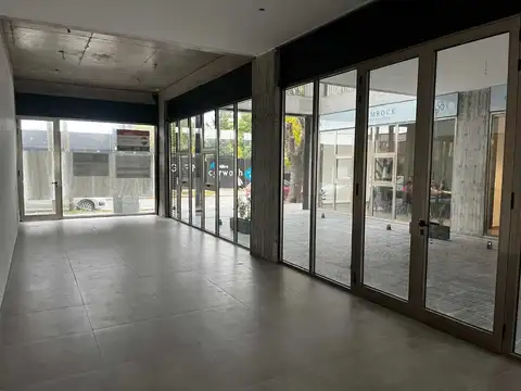 LOCAL EN ALQUILER 138 Y 485 DISTRITO GORINA