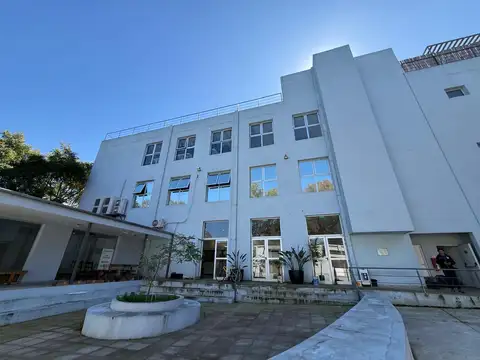 Propiedad en Venta con Oficinas, Parque Patricios.