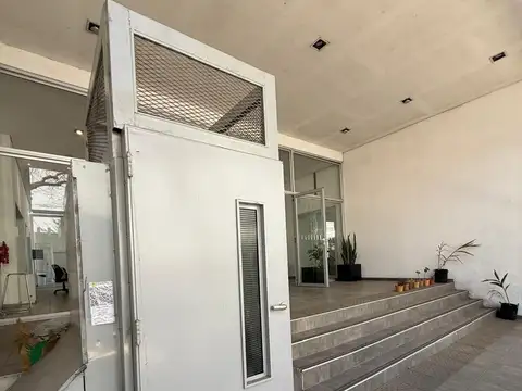 Propiedad en Venta con Oficinas, Parque Patricios.