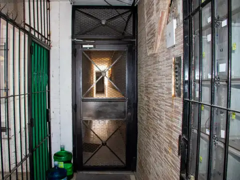 Agustin De La Vega 1900, Piso 2