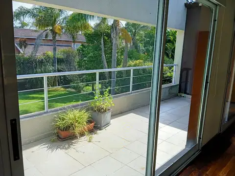 Casa 6 ambientes con 4 baños