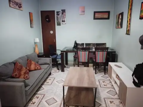 EXCELENTE 2 AMB -COCINA SEPARADA -LAVADERO - MUY BIEN UBICADO -