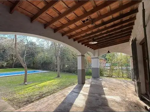 Casa 5 ambientes en  Lujan alquiler