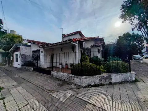 CHALET 5 AMBIENTES - ZONA IGLESIA - HURLINGHAM